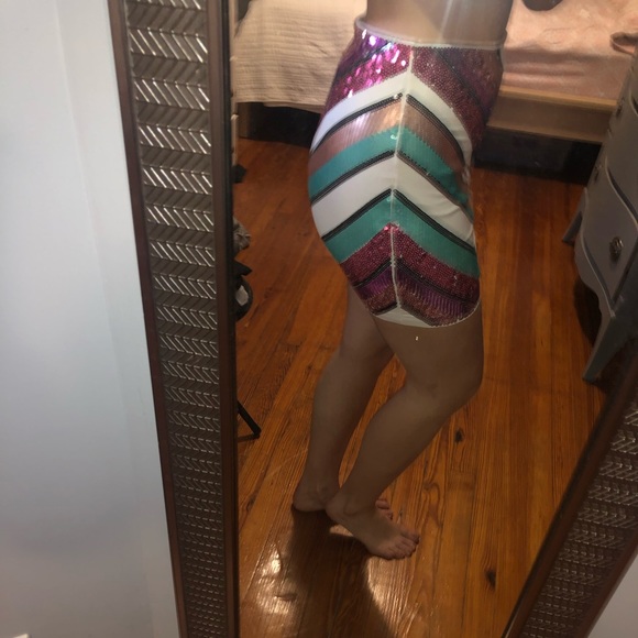 Express Geometric Skirt - Picture 2 of 3